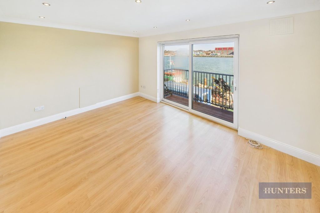 Property photo 3 of 23 Cam05152G0-Pr0049-Still012.Jpg