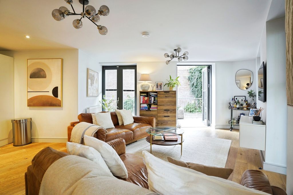 Property photo 3 of 15 Pbox-Img.Jpg