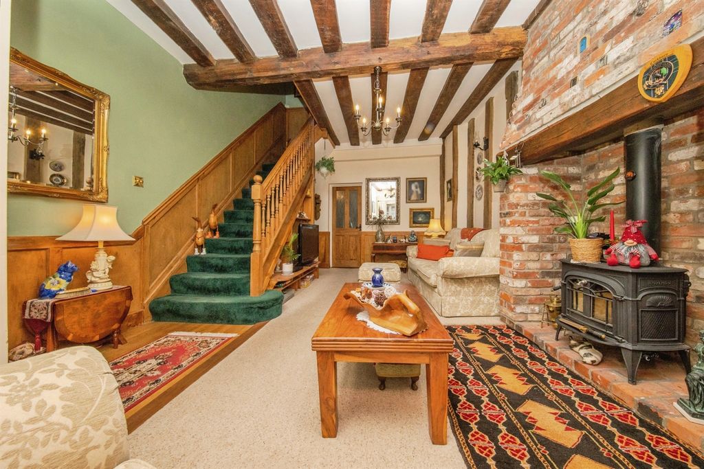Property photo 2 of 20