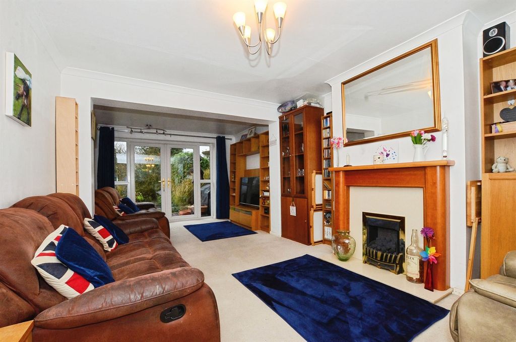 Property photo 2 of 24