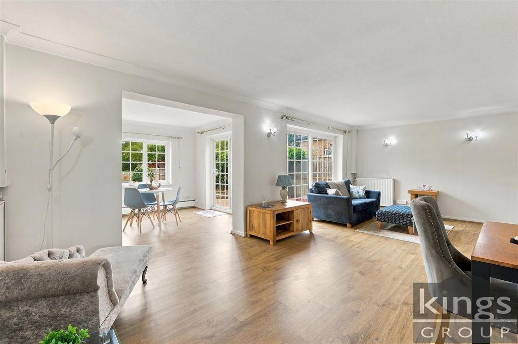 Property photo 3 of 27