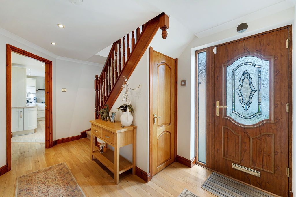 Property photo 3 of 32 Photograph 7
