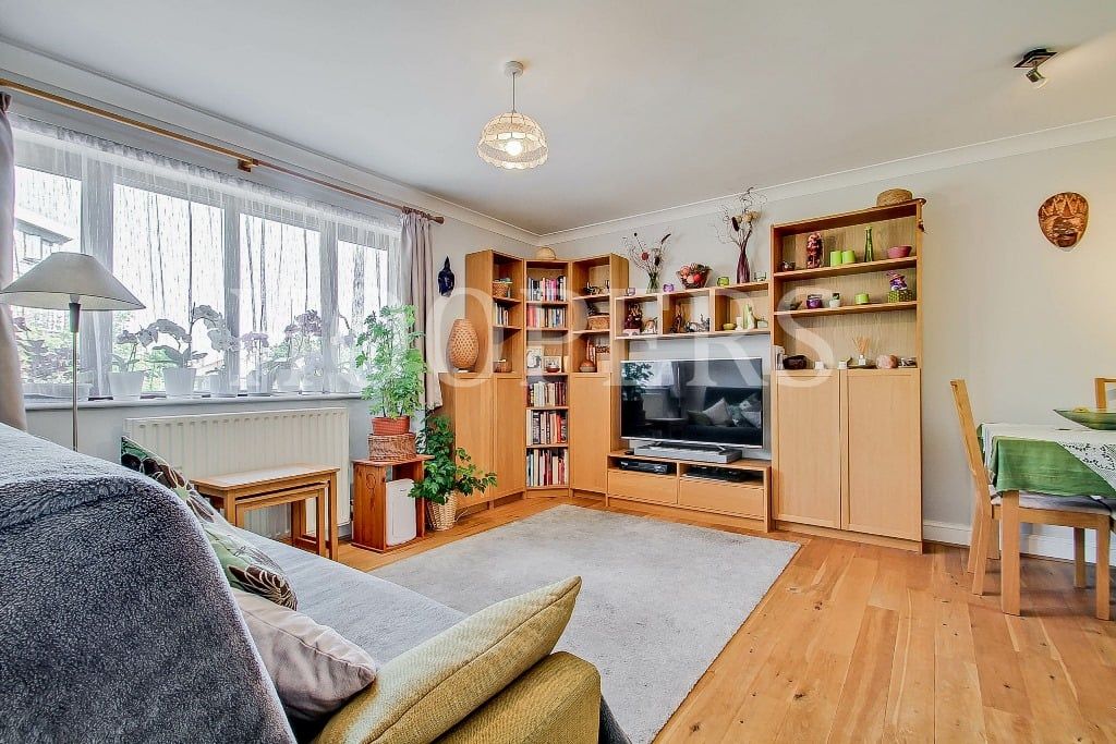 Property photo 2 of 9