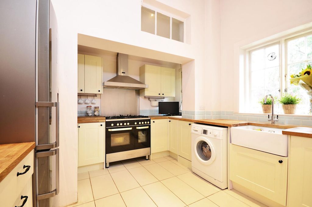 Property photo 1 of 27