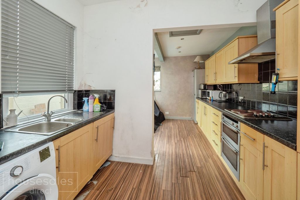Property photo 2 of 14