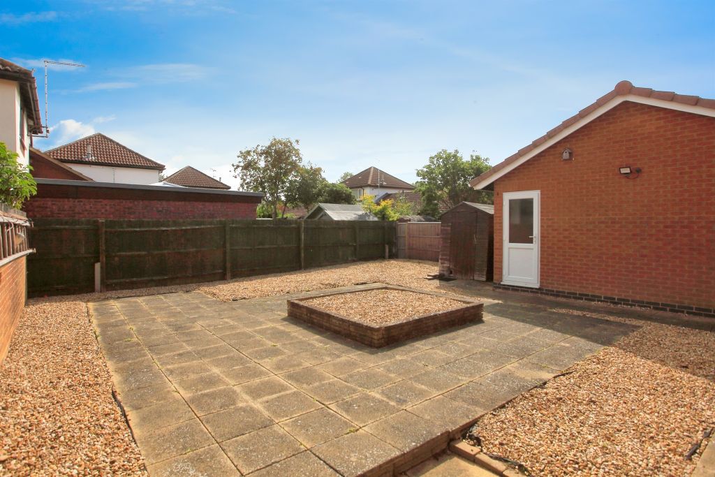 Property photo 2 of 17 Outside