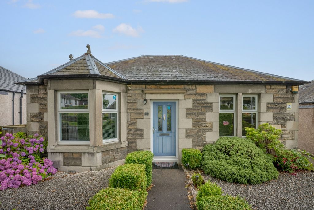 Property photo 1 of 28