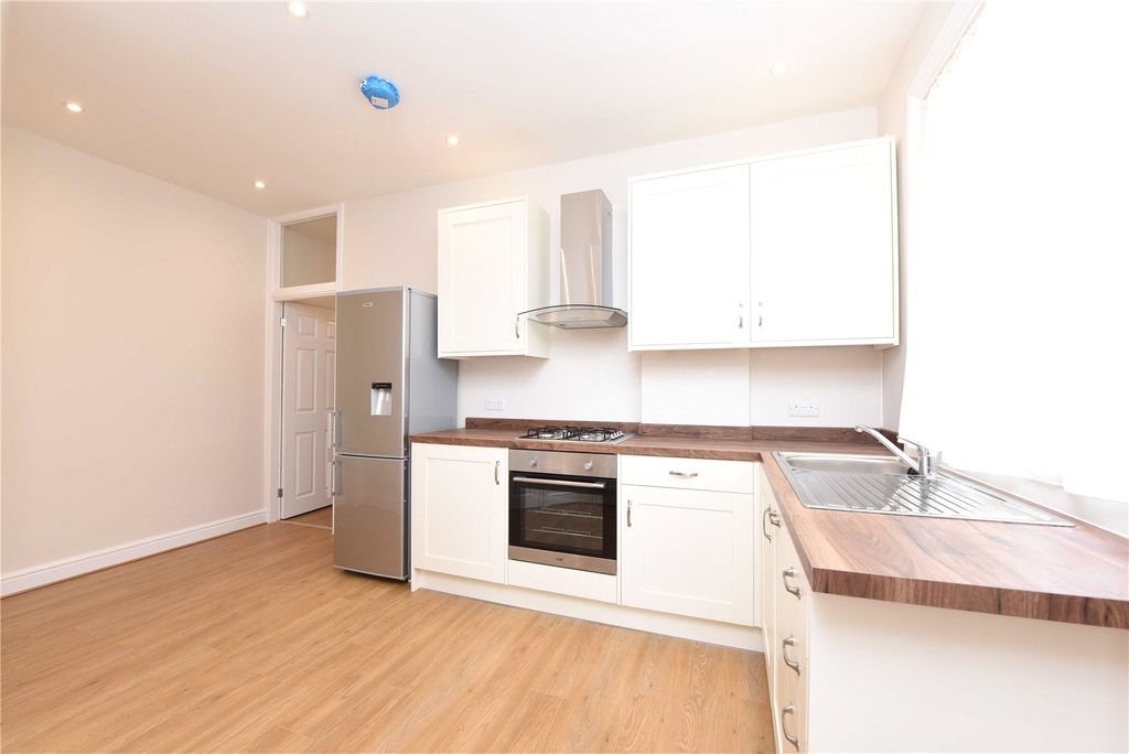 Property photo 1 of 8 Picture No. 05