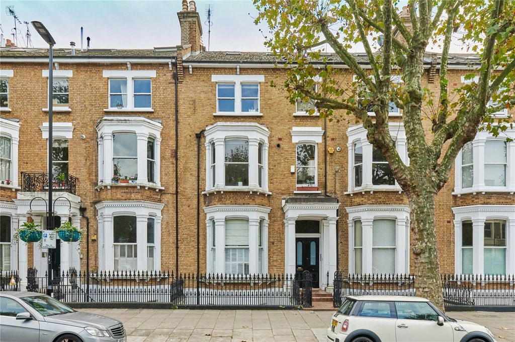 Property photo 3 of 14 Exterior