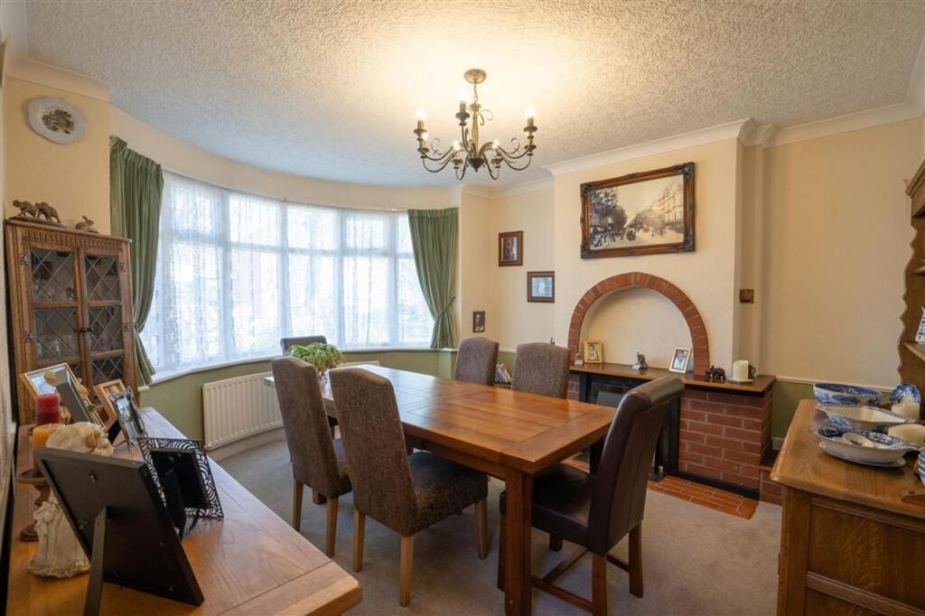 Property photo 3 of 27