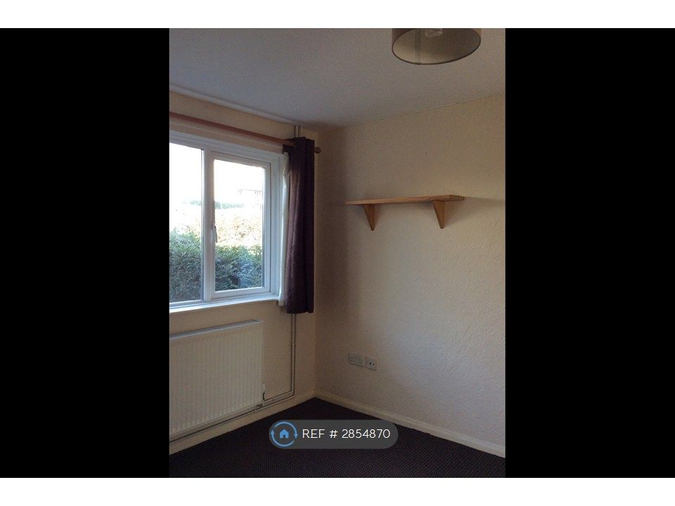 Property photo 3 of 9 Living Room