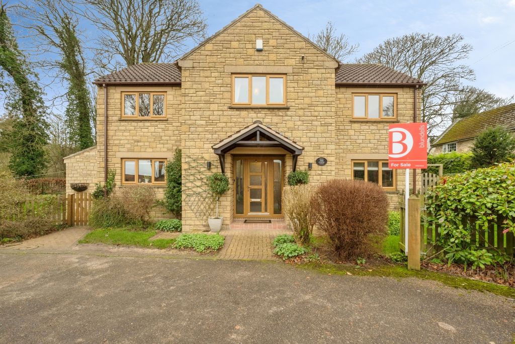 Property photo 1 of 21 Front