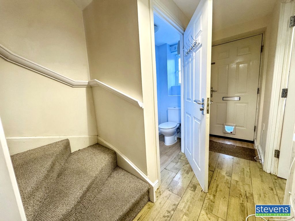 Property photo 2 of 12 Image00003