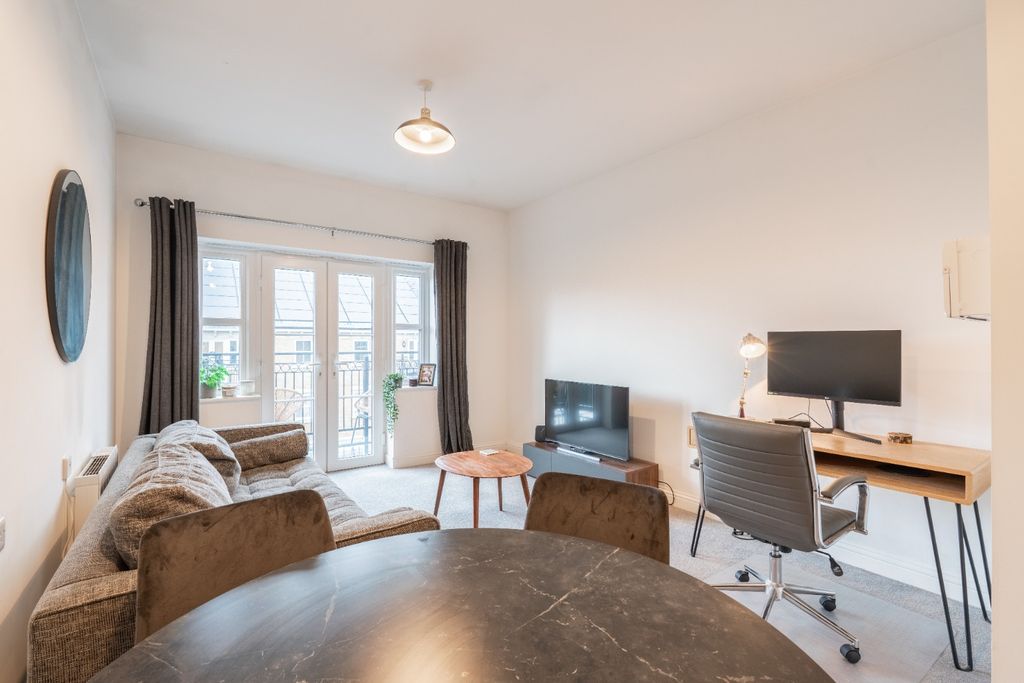 Property photo 2 of 18 4847542