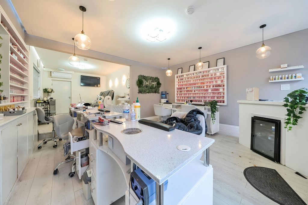 Property photo 2 of 9 1211344 7.Jpg