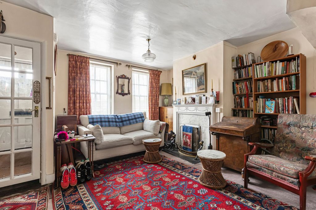 Property photo 2 of 16 Photo 3