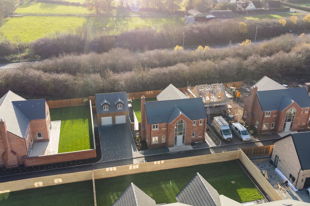 Property photo 2 of 26