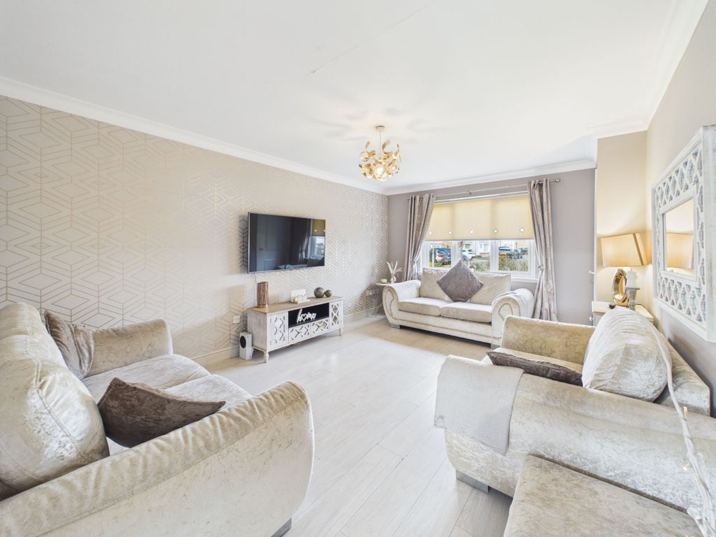 Property photo 3 of 25