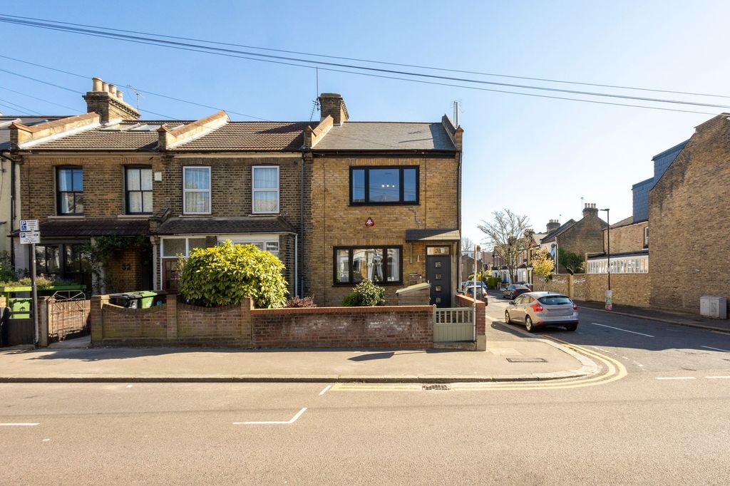 Property photo 1 of 21