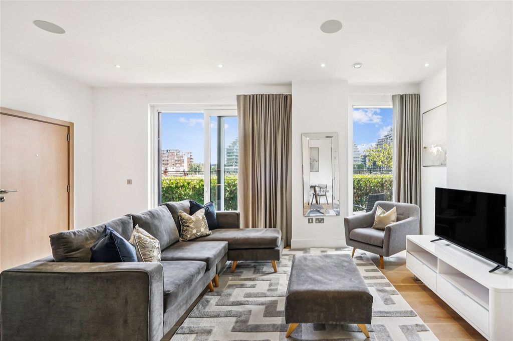 Property photo 1 of 18 Reception Room