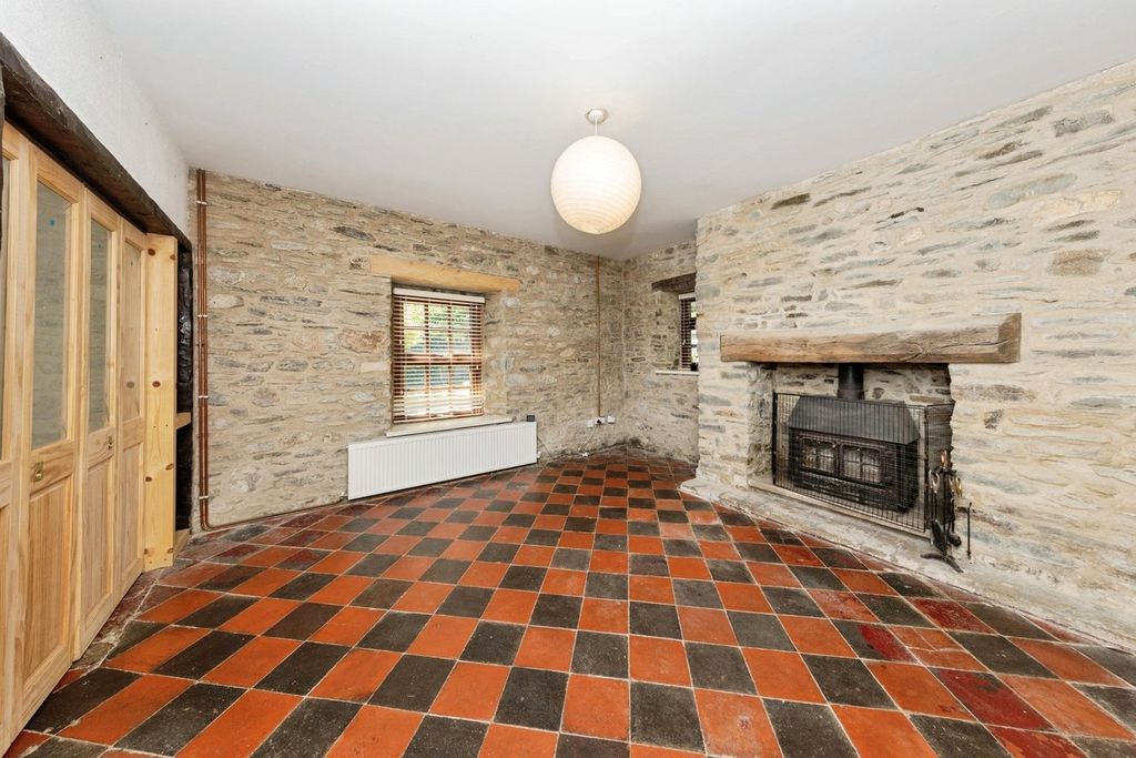 Property photo 3 of 38