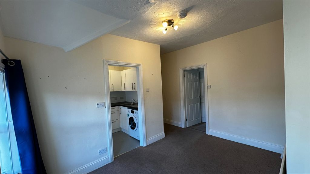 Property photo 2 of 11 Exterior