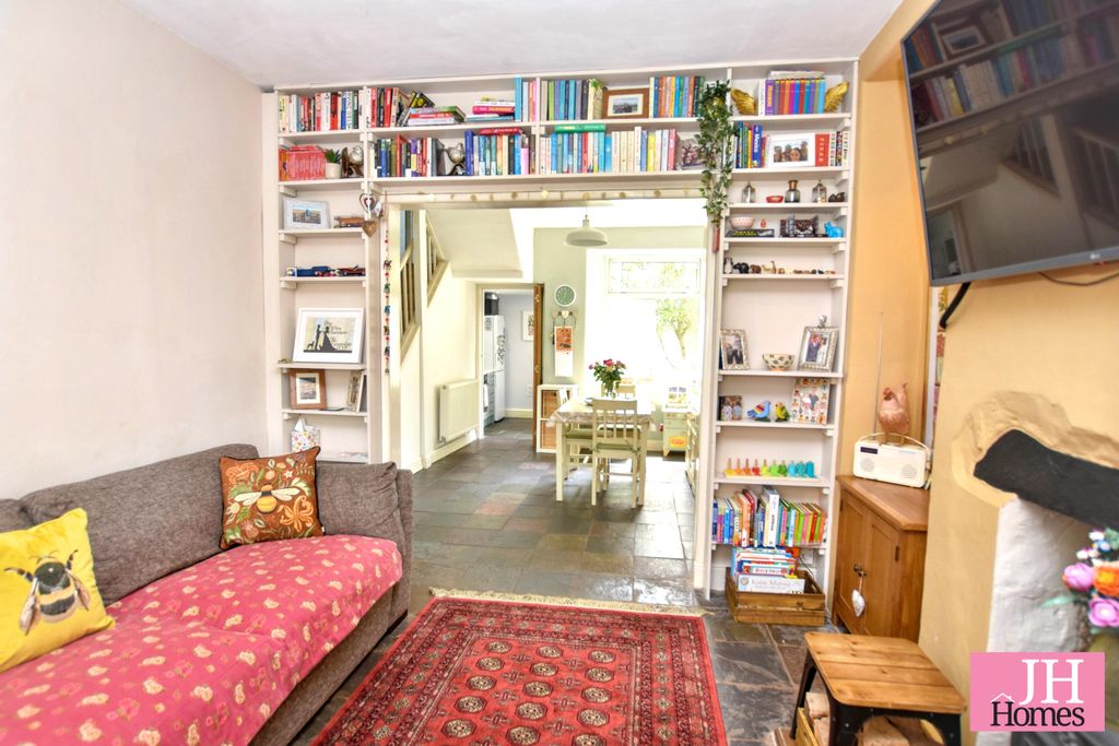 Property photo 3 of 23