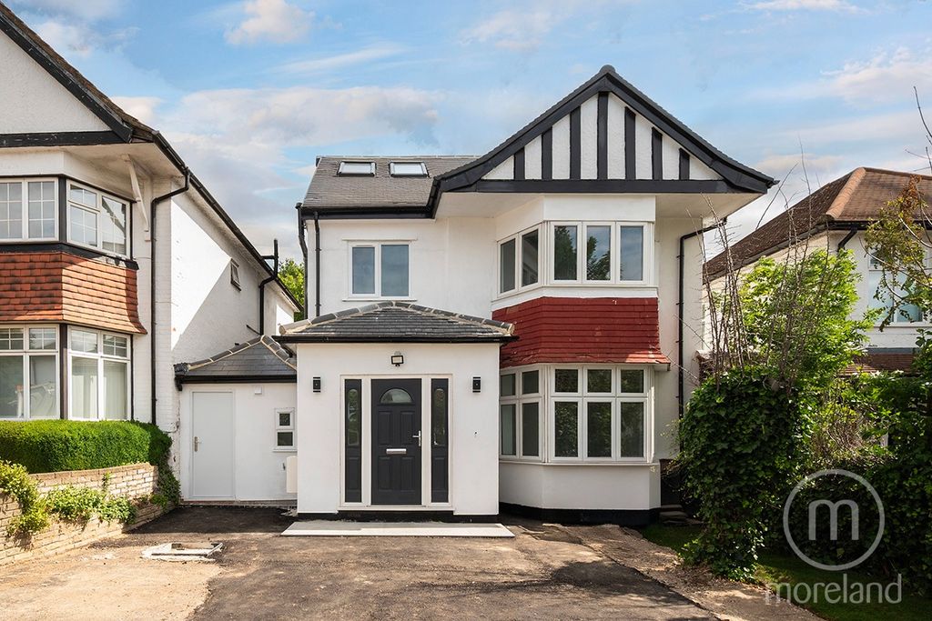 Property photo 2 of 15 4321072