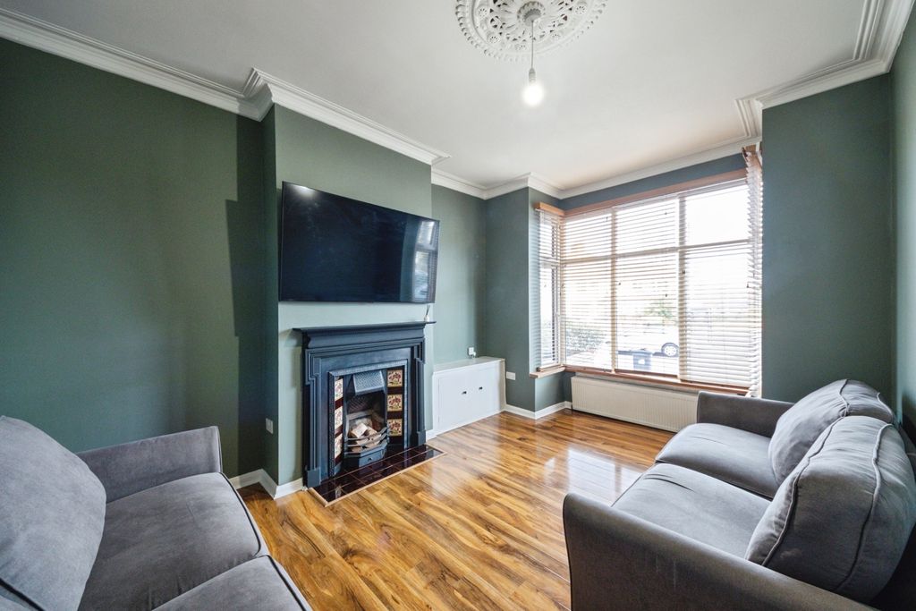 Property photo 3 of 22 Pbox-Img.Jpg