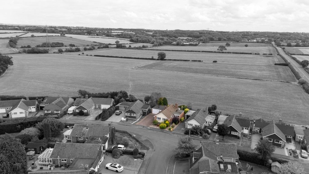 Property photo 2 of 26