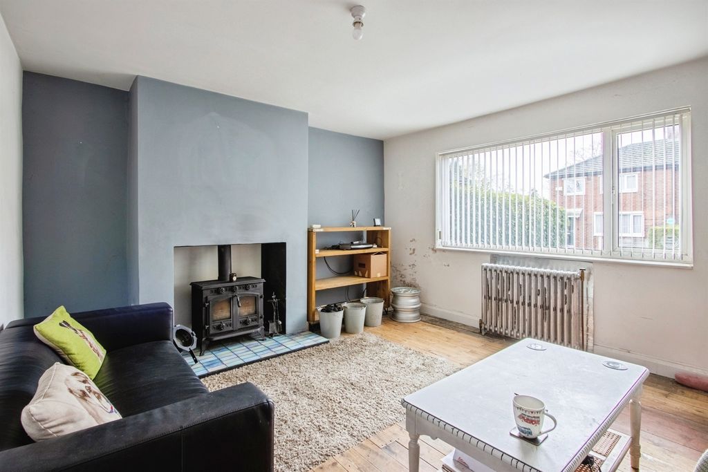 Property photo 2 of 12