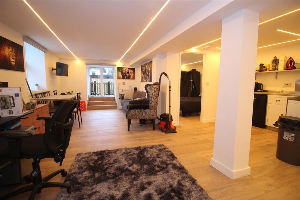 Property photo 2 of 12 Img_2583.Jpg