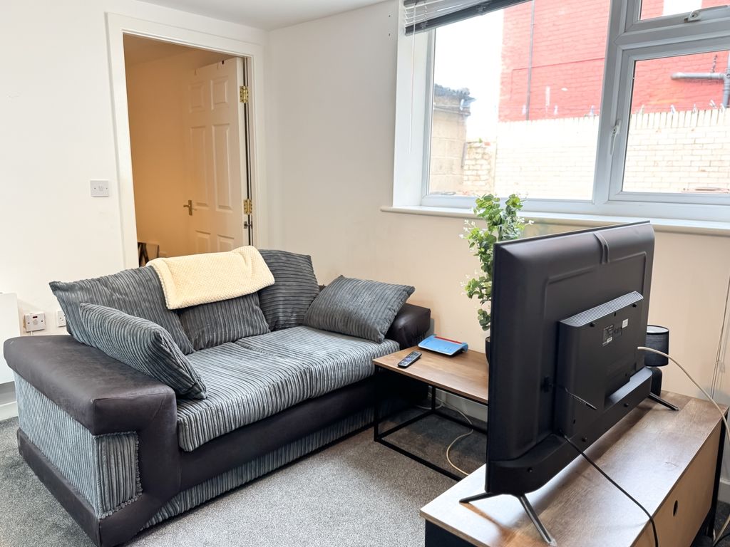 Property photo 3 of 12 Coatham Ewemove Redcar-9