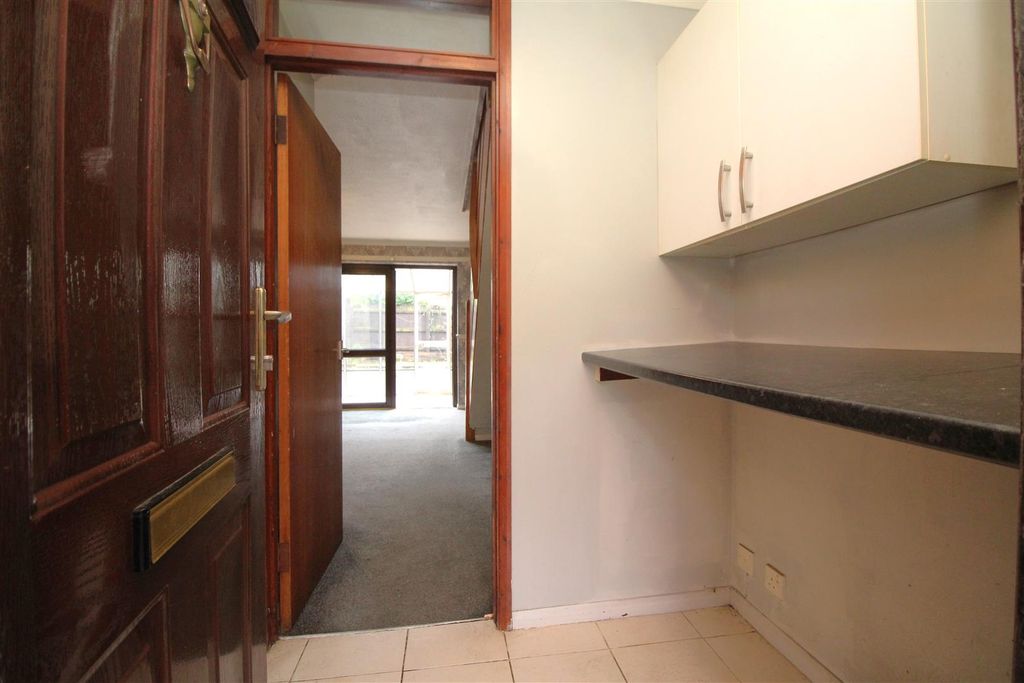 Property photo 3 of 12 Porch.Jpg