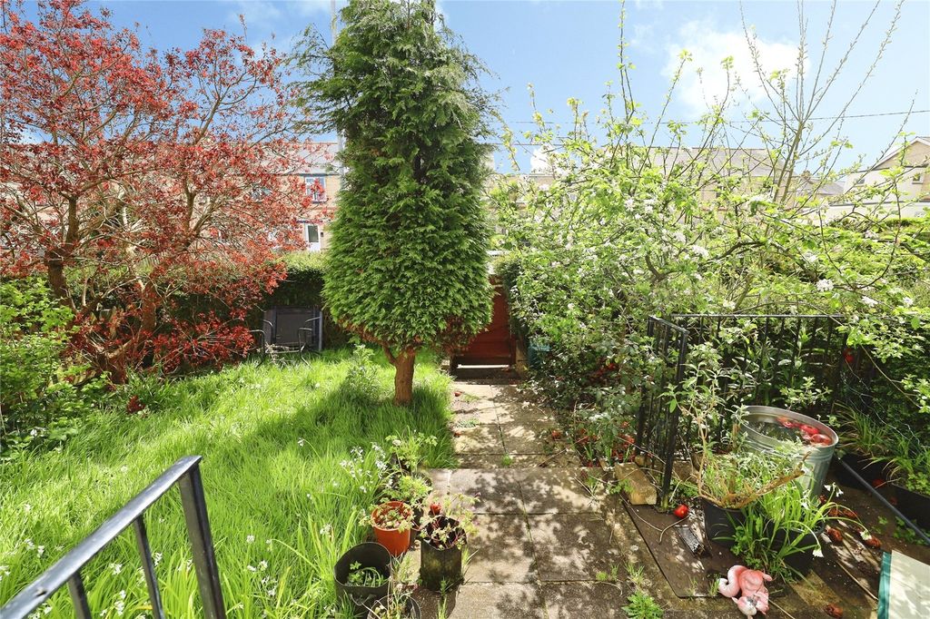 Property photo 3 of 15 Picture No. 12