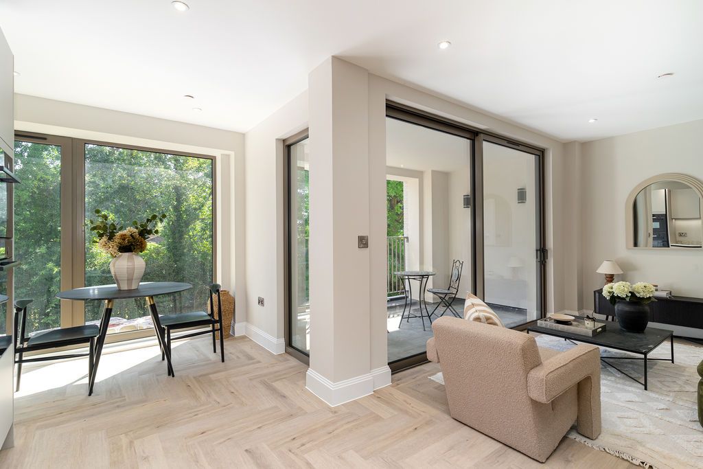 Property photo 1 of 18 Photo 8