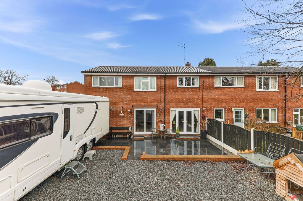 Property photo 1 of 27