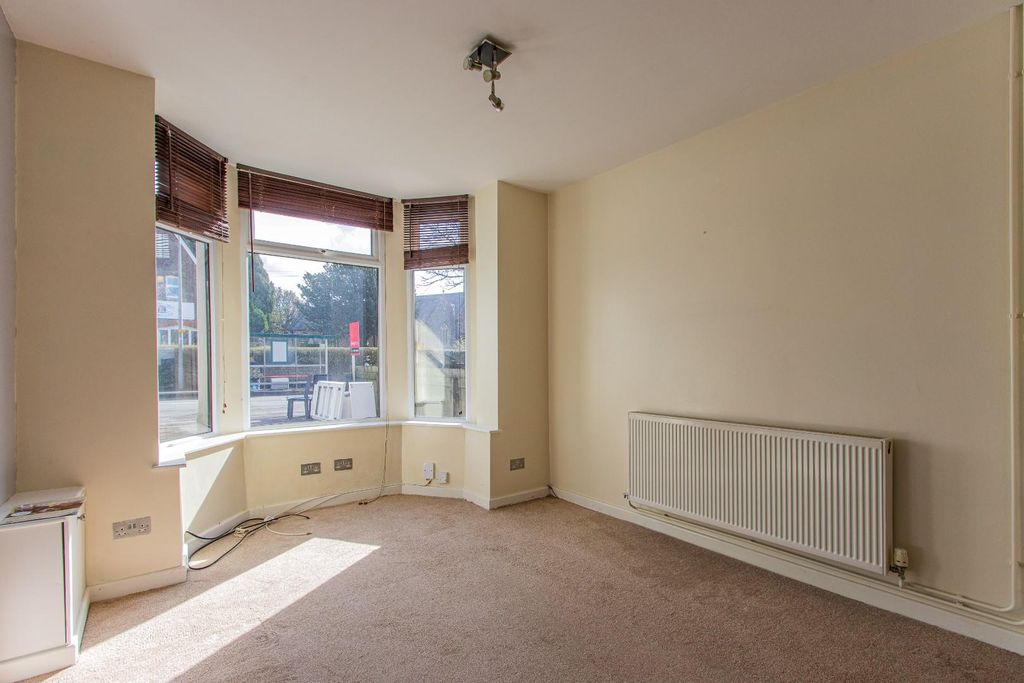 Property photo 2 of 14 Heol Hir 11-20.Jpg