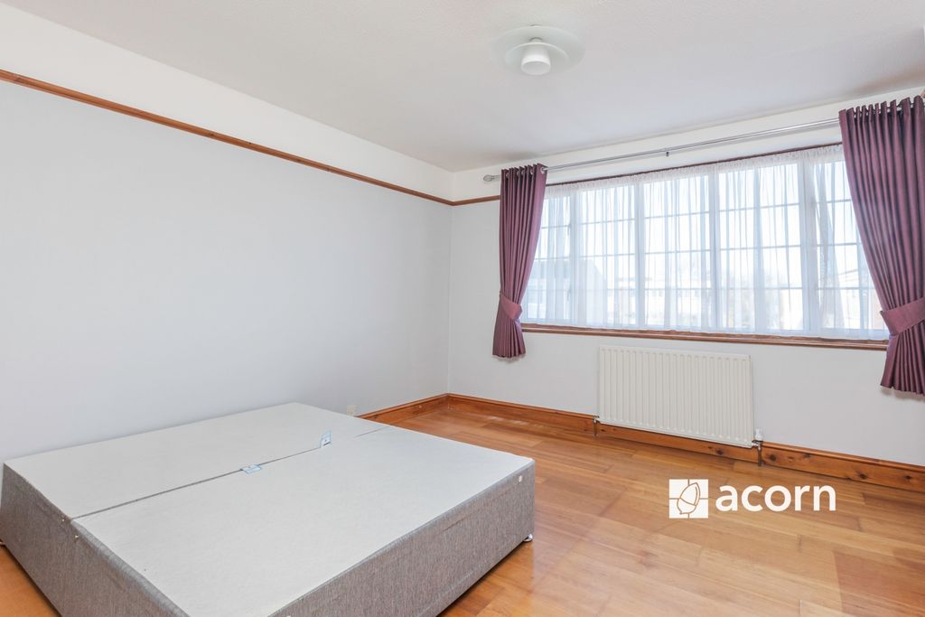 Property photo 2 of 7 Bedroom