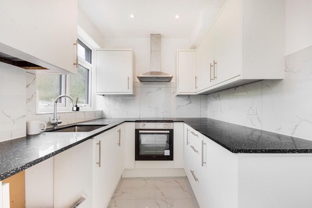 Property photo 2 of 10 Kitchen 2.Jpg