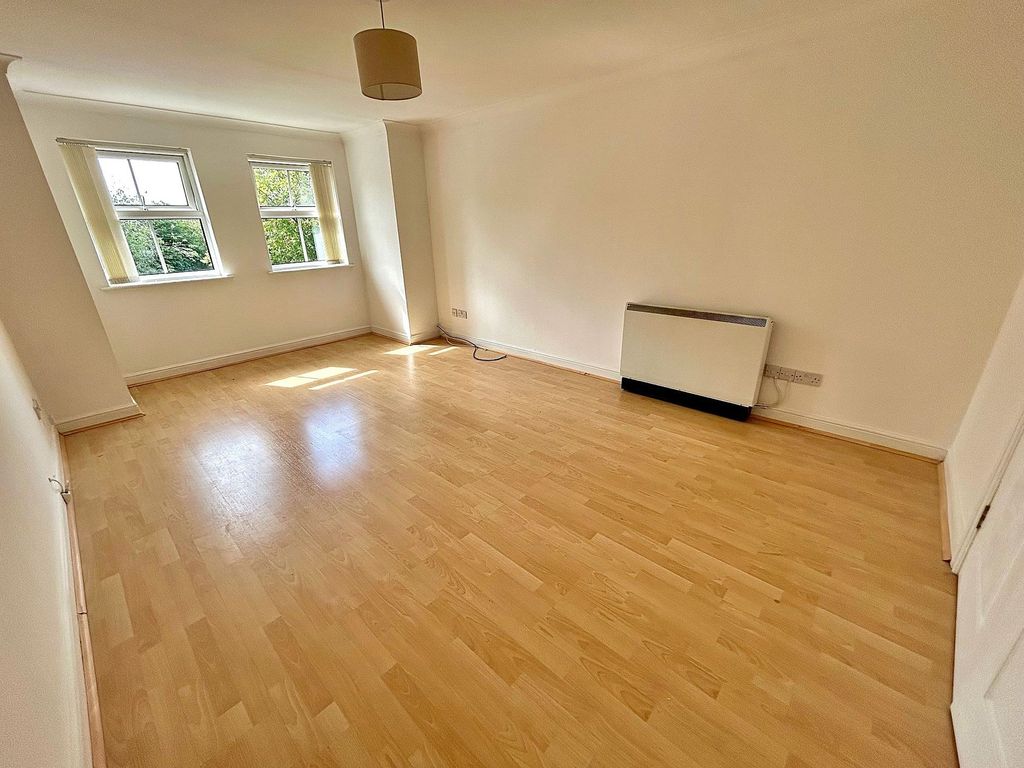 Property photo 3 of 12 Living Room