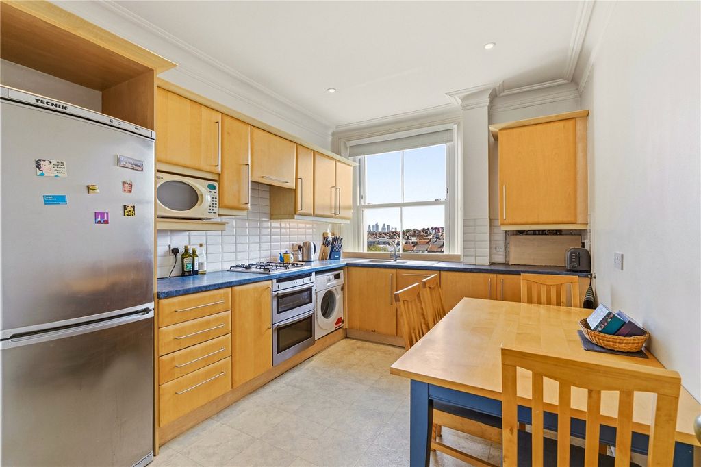 Property photo 3 of 11 Picture No. 20