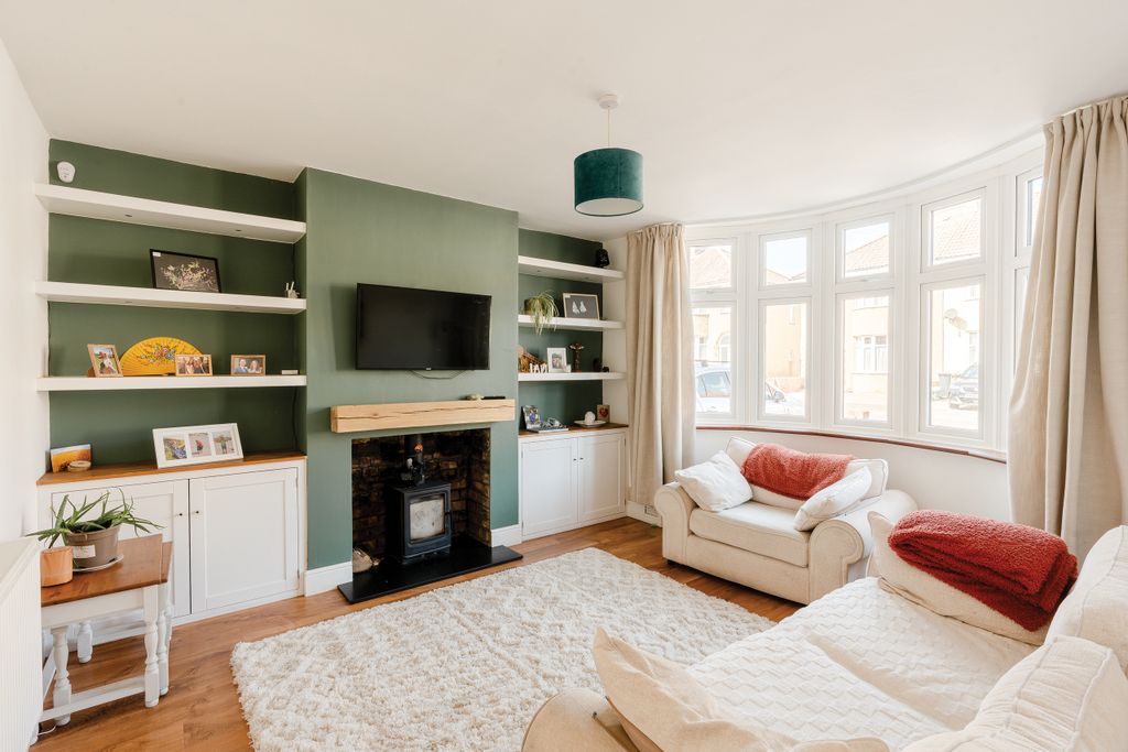 Property photo 2 of 31 2