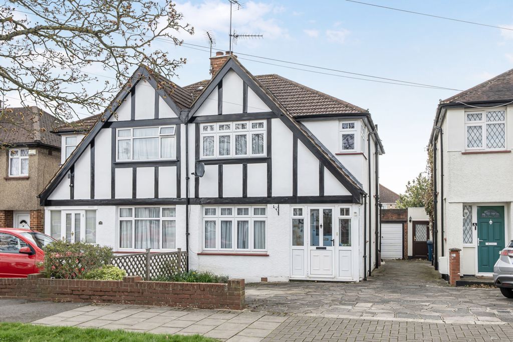 Property photo 1 of 20 1436798-18-69Cabb...