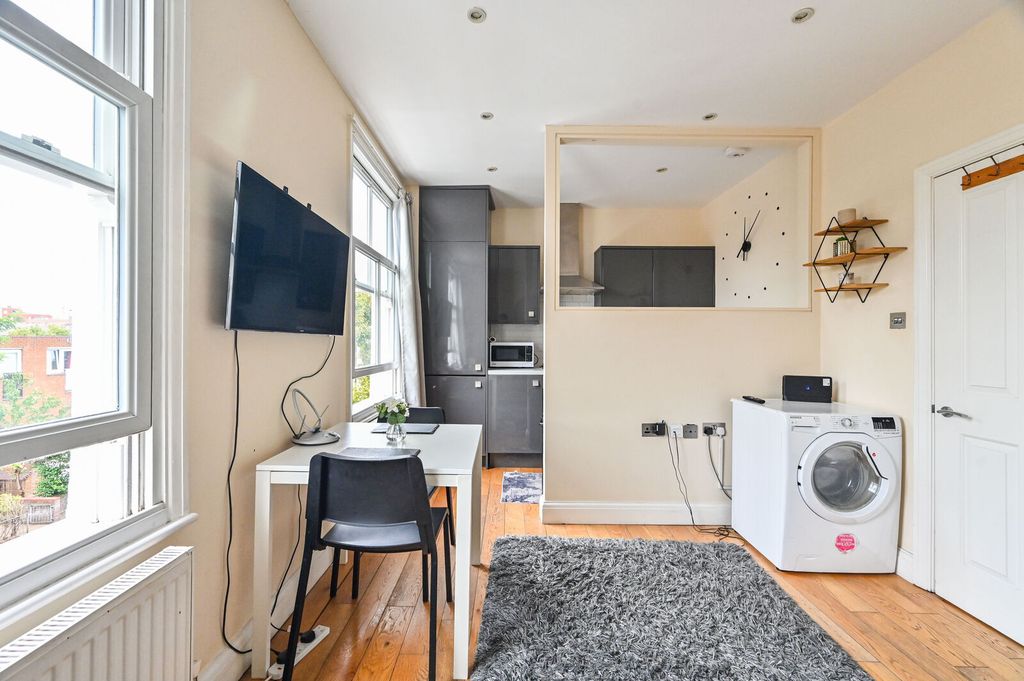 Property photo 3 of 15
