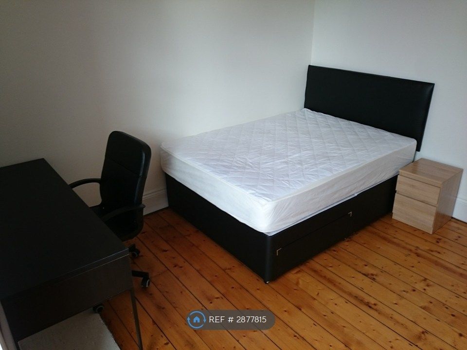 Property photo 3 of 20 Bedroom 1