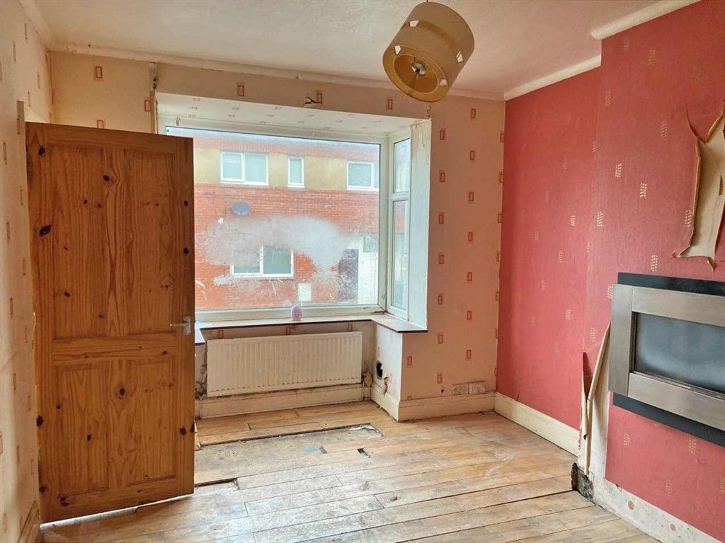 Property photo 2 of 8