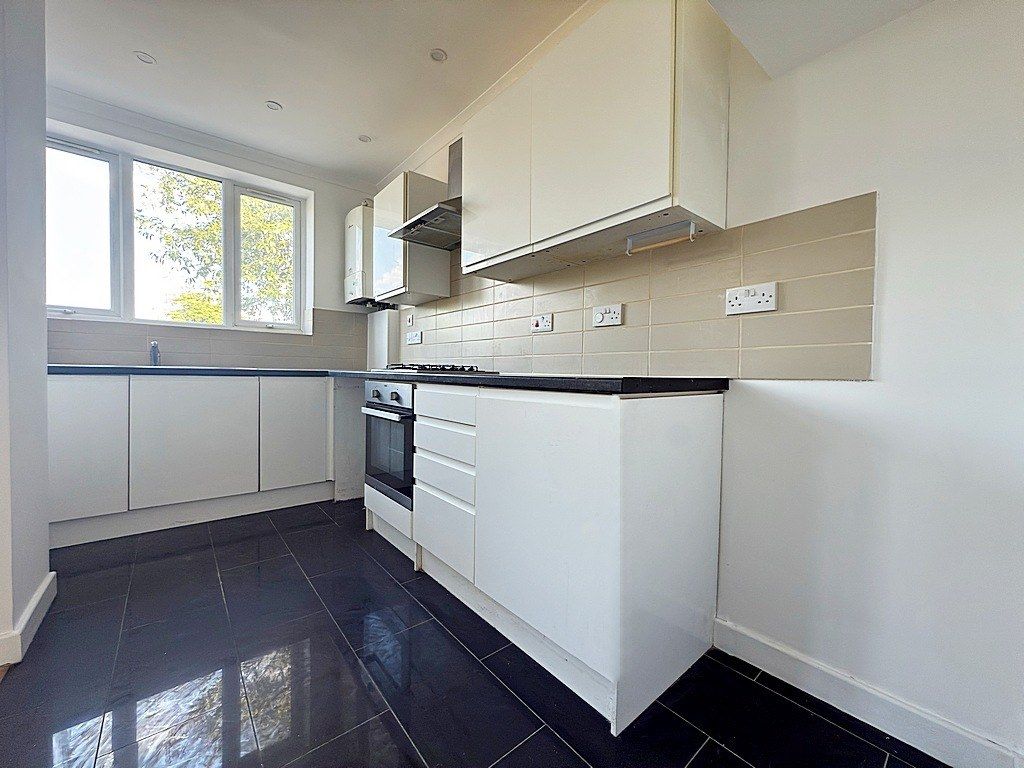 Property photo 3 of 12 Gallery