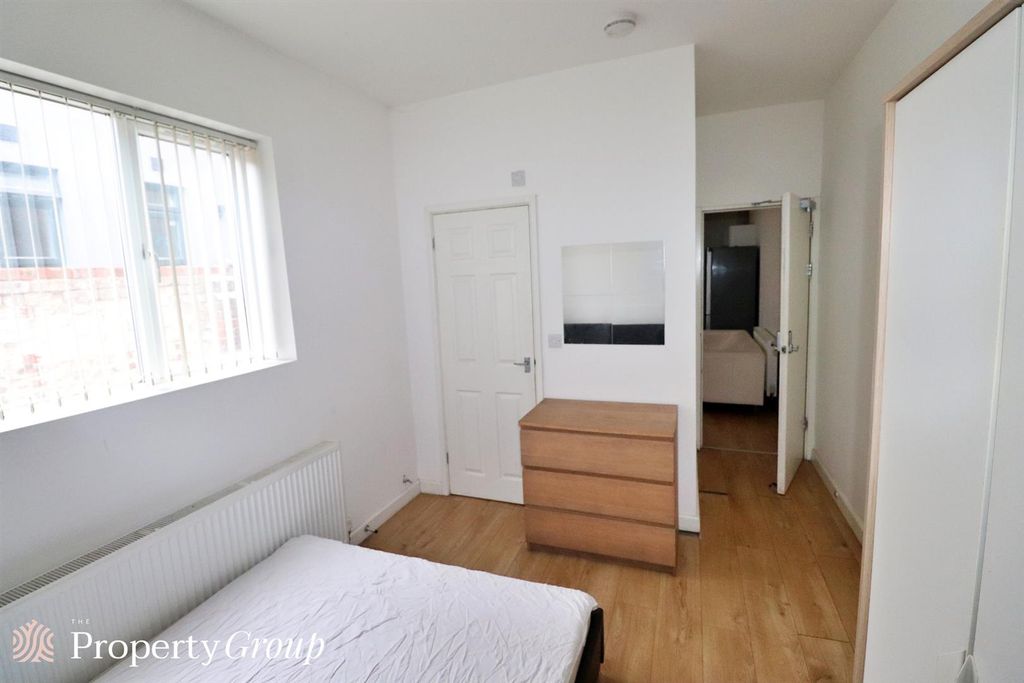 Property photo 3 of 6 33 Walsgrave Road F2 (3).Png