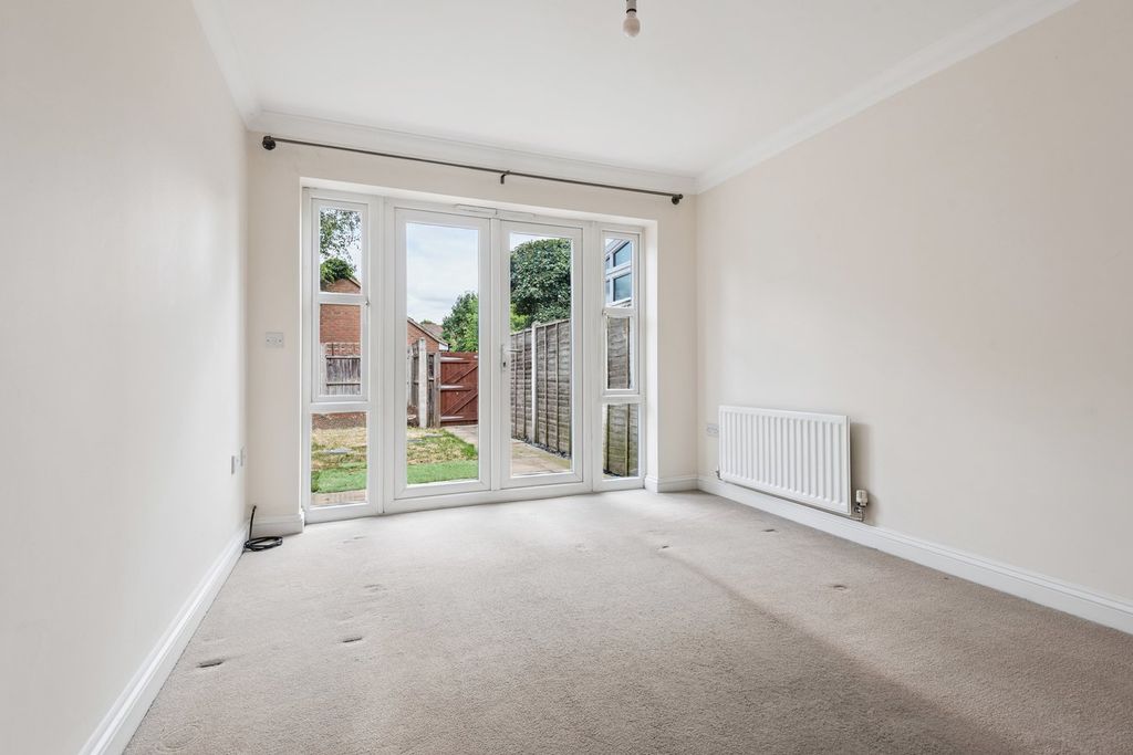 Property photo 2 of 20